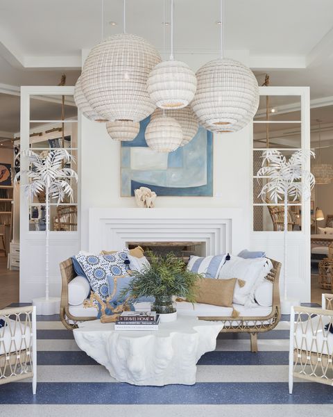White, Room, Blue, Interior design, Furniture, Property, Home, Living room, Dining room, Ceiling, 