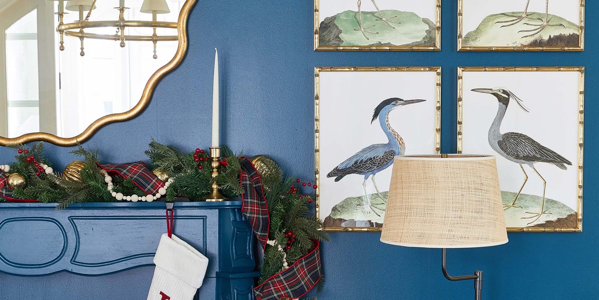 40 Space-Saving Christmas Decorating Ideas for Small Apartments 40 Space-Saving Christmas Decorating Ideas for Small Apartments