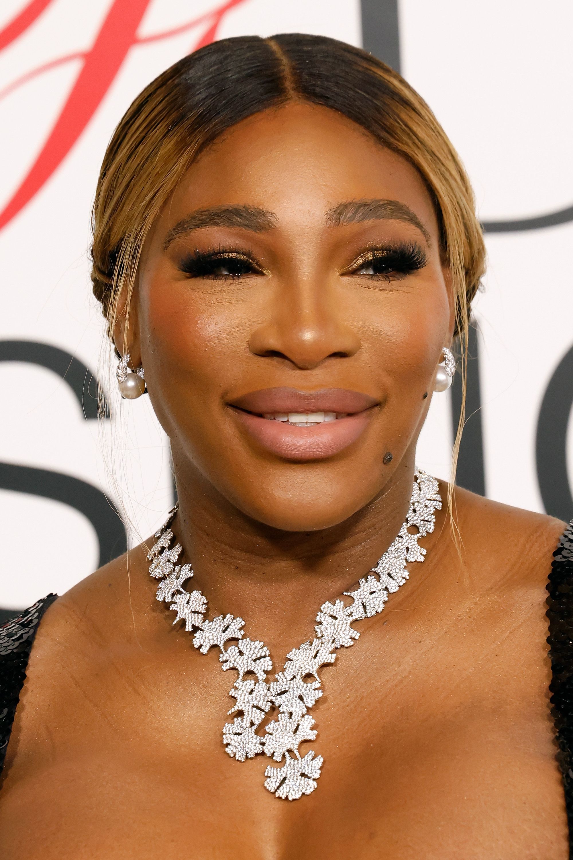 https://hips.hearstapps.com/hmg-prod/images/serena-williams-attends-the-2023-cfda-awards-at-american-news-photo-1701883006.jpg