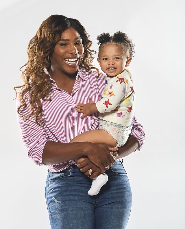 White, People, Child, Skin, Standing, Toddler, Abdomen, Baby, Family taking photos together, Trunk, 