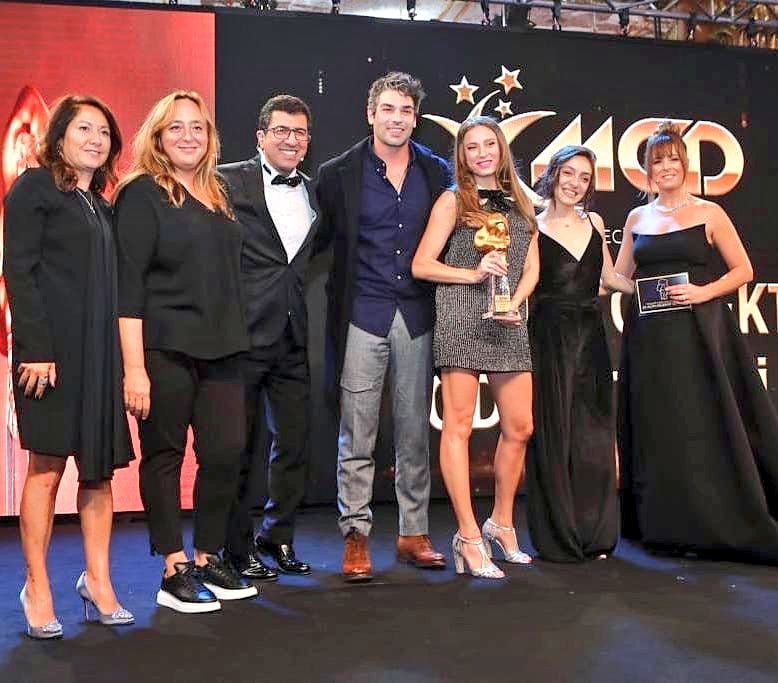 serenay sarikaya alize premio