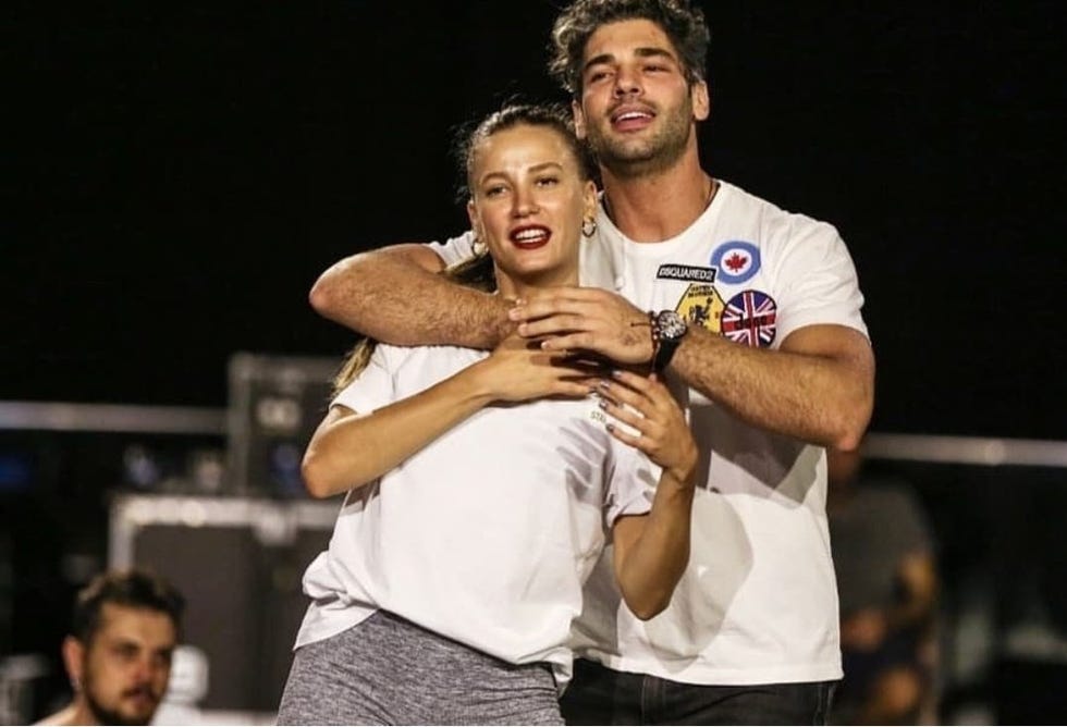 Serenay Sarikaya ensayos Alice.