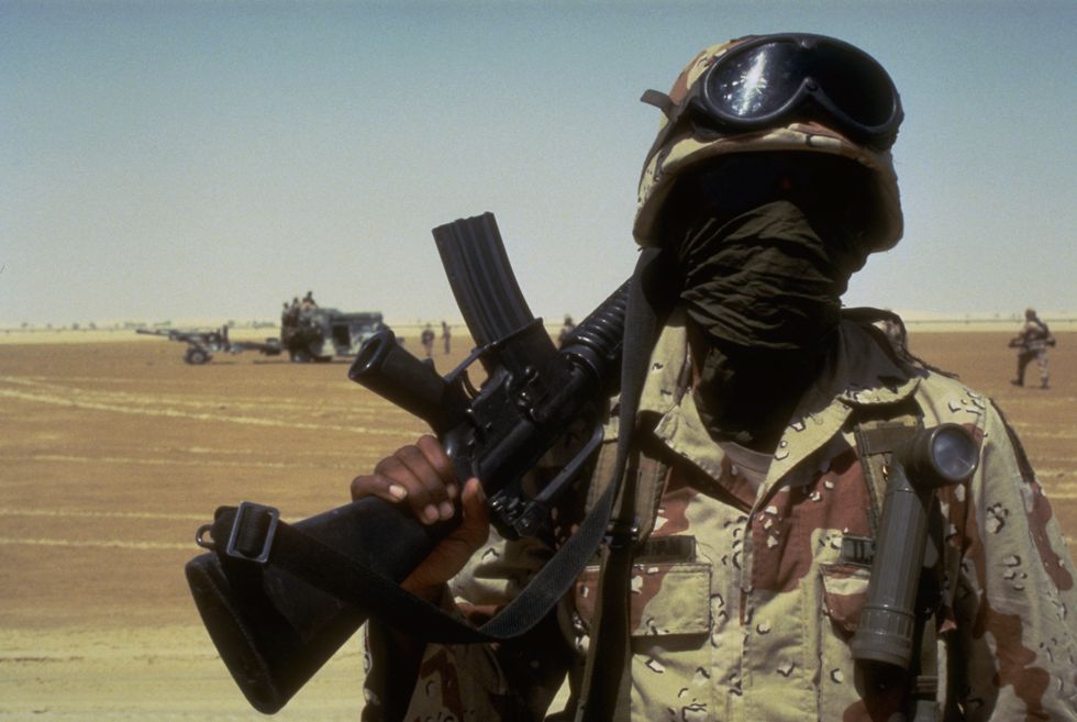 soldier in the saudi desert