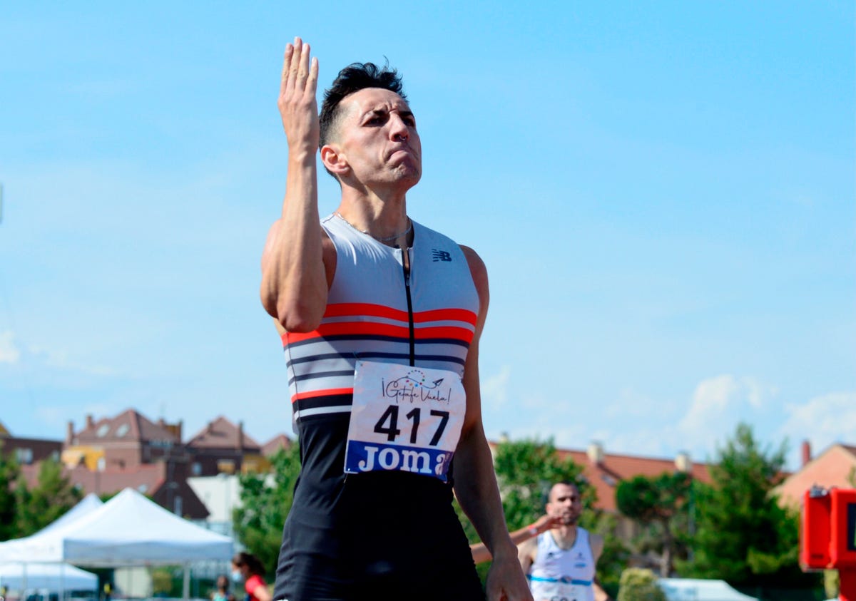 preview for Sergio Fernández, campeón de España de 400m. vallas: "Llevo 12 entrenos en pista"