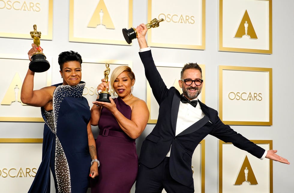 los angeles, california – april 25 l r mia neal, jamika wilson, and sergio lopez rivera, winners of makeup and hairstyling for ma raineys black bottom, pose in the press room during the 93rd annual academy awards at union station on april 25, 2021 in los angeles, california photo by chris pizzello poolgetty images