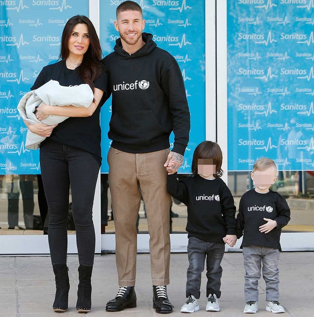 Sergio Ramos y Pilar Rubio posan en familia