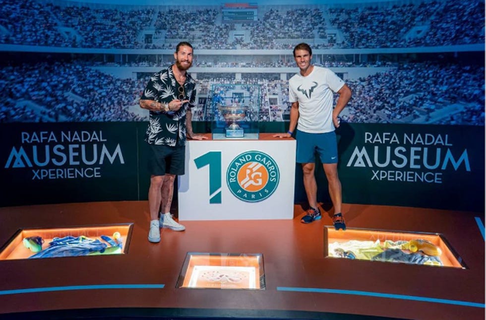 pilar rubio, sergio ramos y sus hijos visitan la academia de rafa nadal