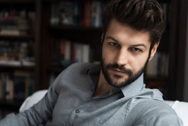 serhat teoman llama a mi agente