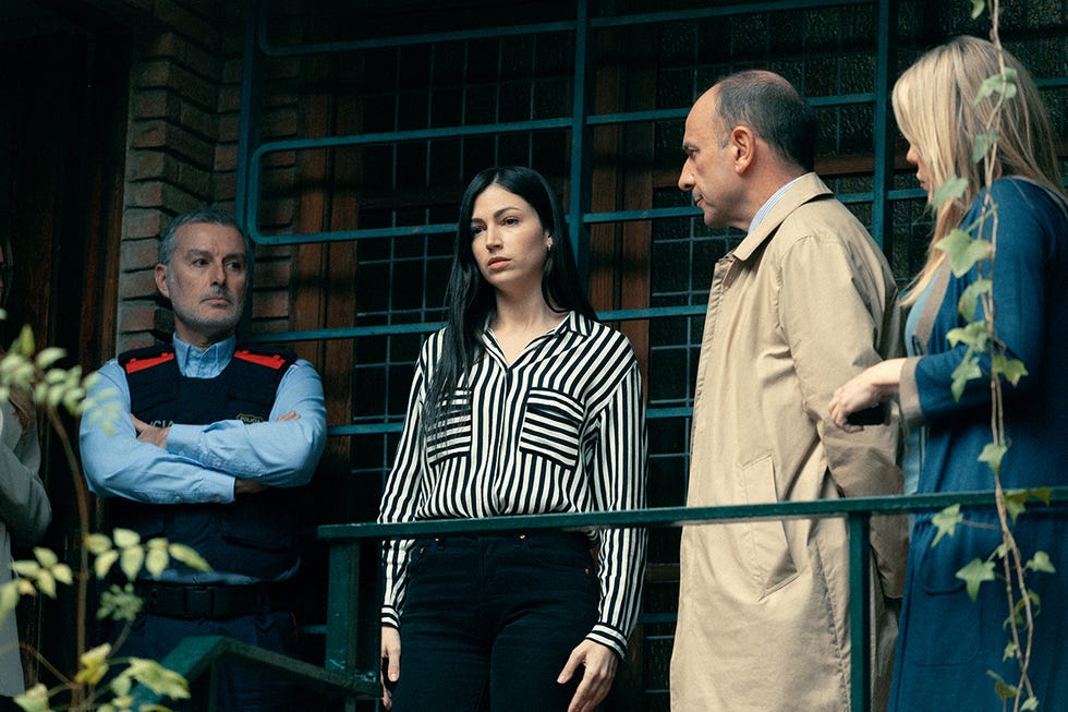 la serie "el cuerpo en llamas" es el gran éxito de otoño en netflix