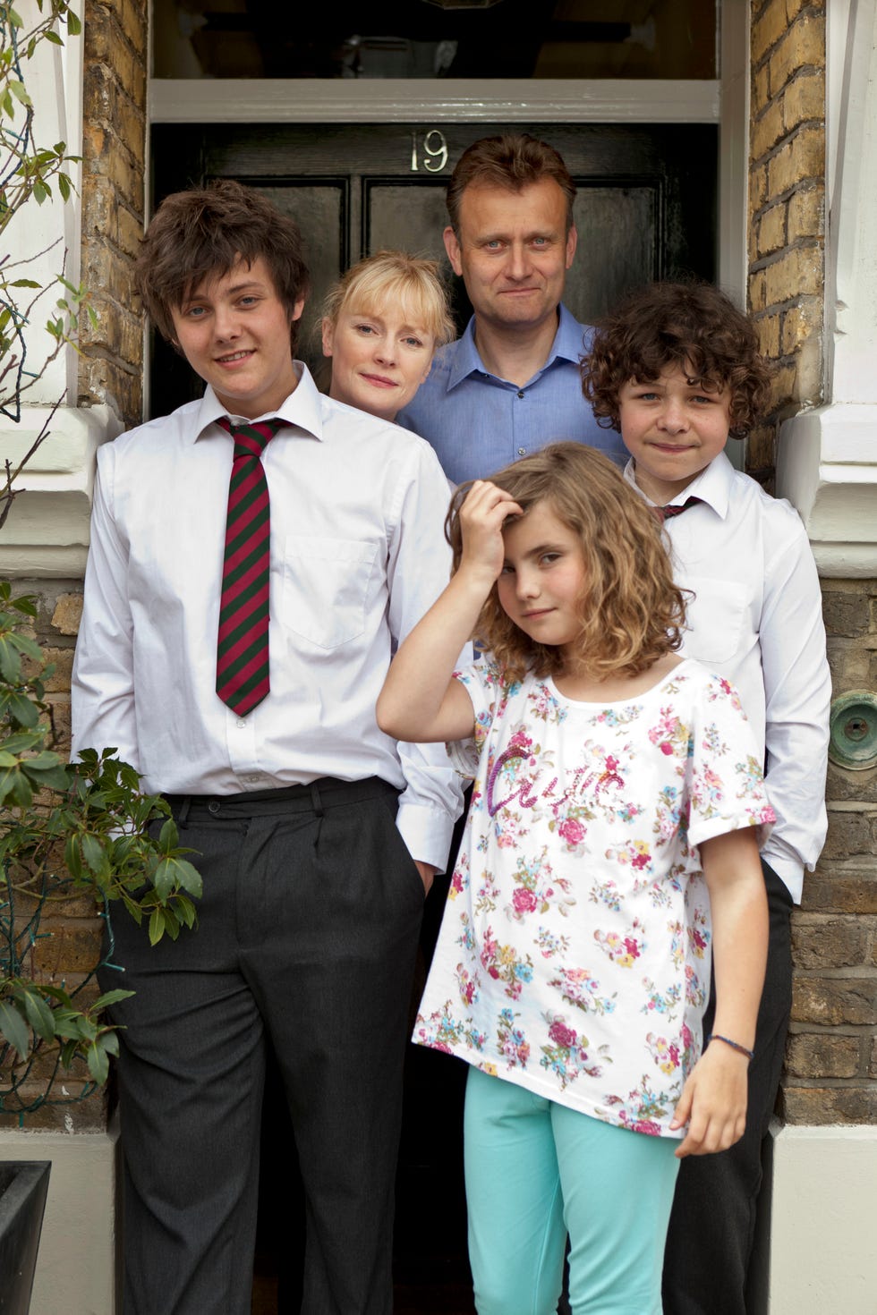 outnumbered,02 09 2011,1,tyger drew honey jake, claire skinner mum, hugh dennis dad, ramona marquez karen, daniel roche ben,embargoed for publication until tuesday 23rd august 2011 picture shows tyger drew honey jake, claire skinner mum, hugh dennis dad, ramona marquez karen, daniel roche ben,hattrick,colin hutton