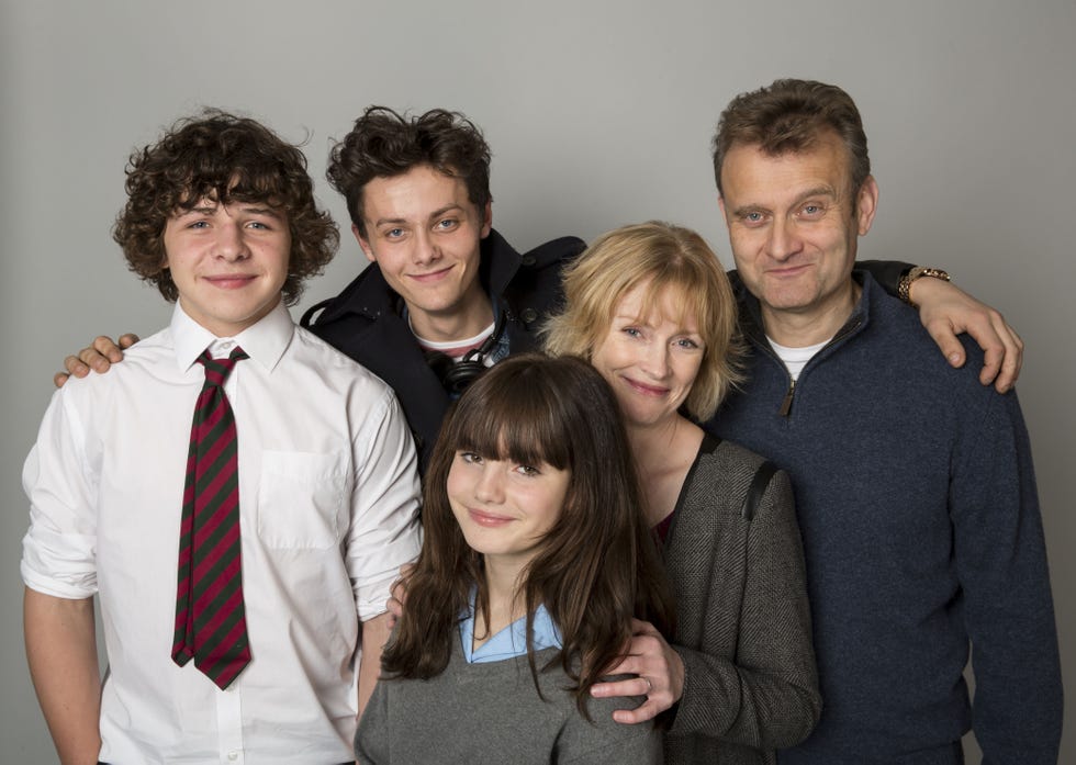 outnumbered,29 01 2014,ben daniel roche, jake tyger drew honey, karen ramona marquez, mum claire skinner, dad hugh dennis,picture shows l r ben daniel roche, jake tyger drew honey, karen ramona marquez, mum claire skinner, dad hugh dennis,hat trick,colin hutton