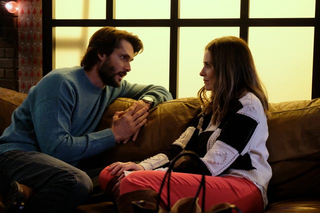 servir y proteger carol y miguel