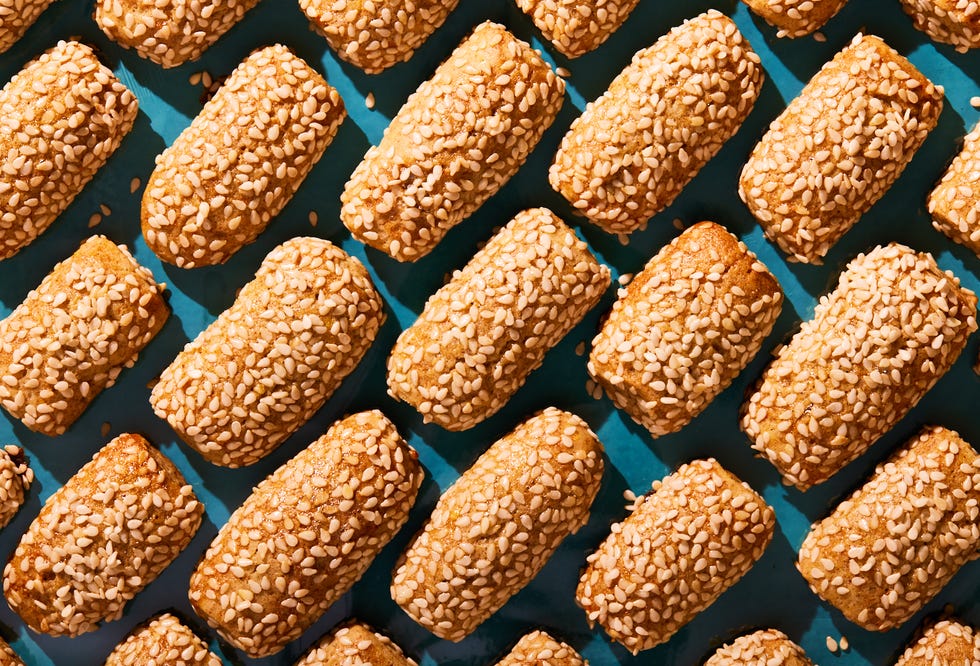 sesame cookies coated in sesame seeds