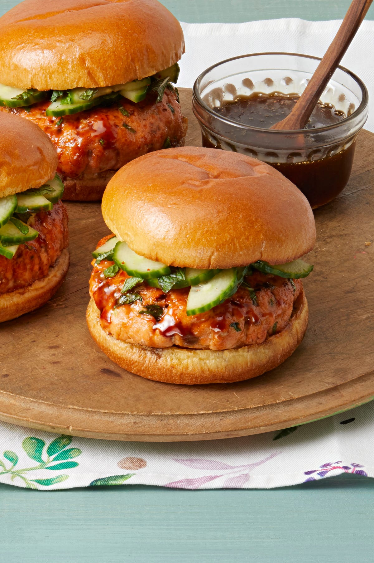 sesame soy salmon burgers