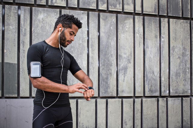 setting up the smartwatch for running