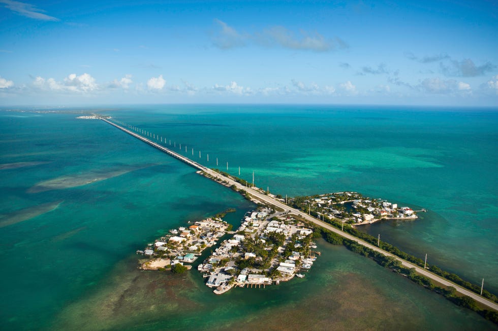 seven mile bridge in the florida keys