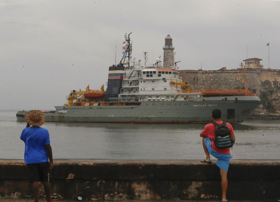 russian warships arrive at the port of havana, cuba