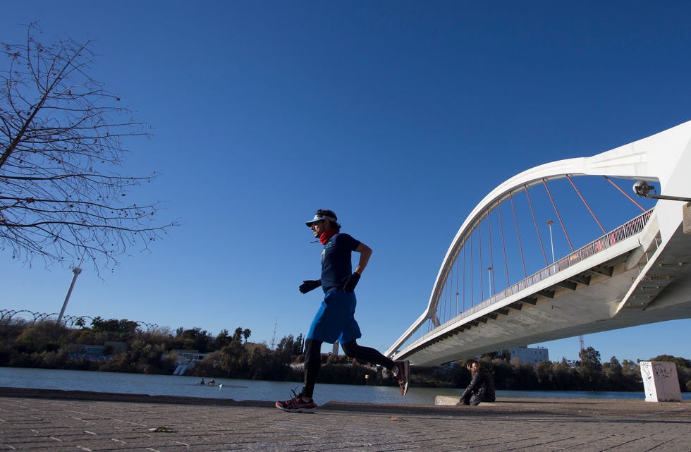 Cuándo y dónde correr en Sevilla para evitar la contaminación