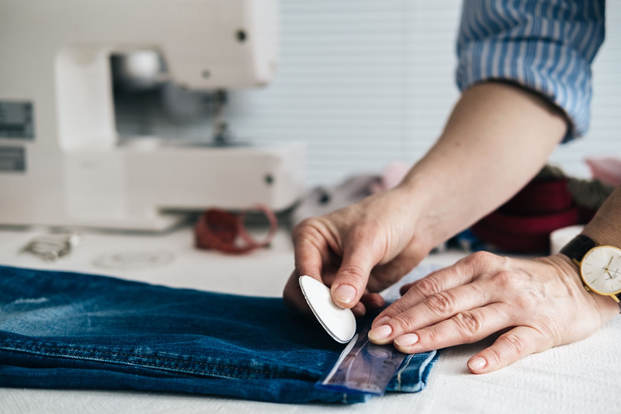 Hemming Pants Like a Pro: 4 Easy Methods Without a Sewing Machine -  Crafter's Journal