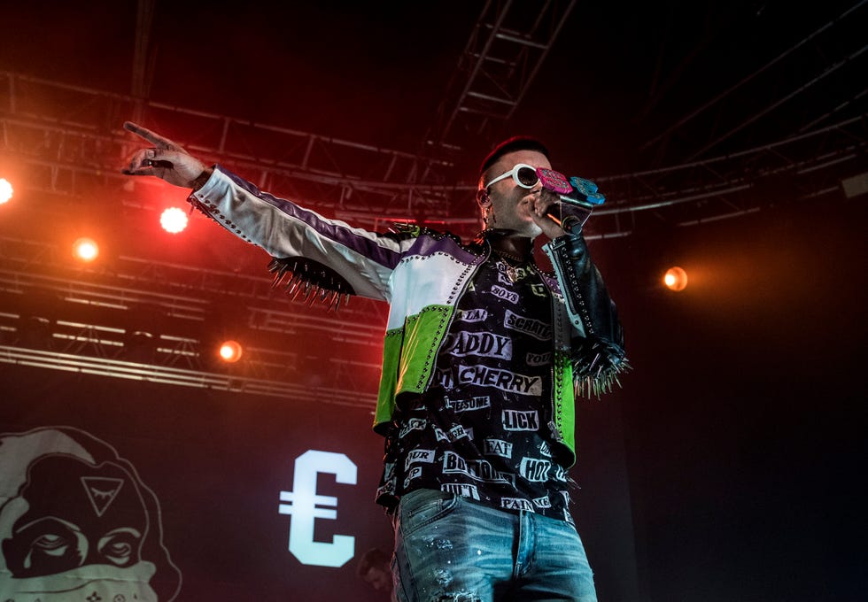 SFERA EBBASTA: reportage, foto e scaletta del concerto di Milano