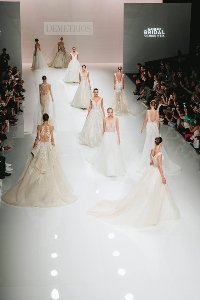 Dress, Gown, Fashion, Wedding dress, Clothing, Haute couture, Fashion model, Bridal clothing, Fashion design, Fashion show, 