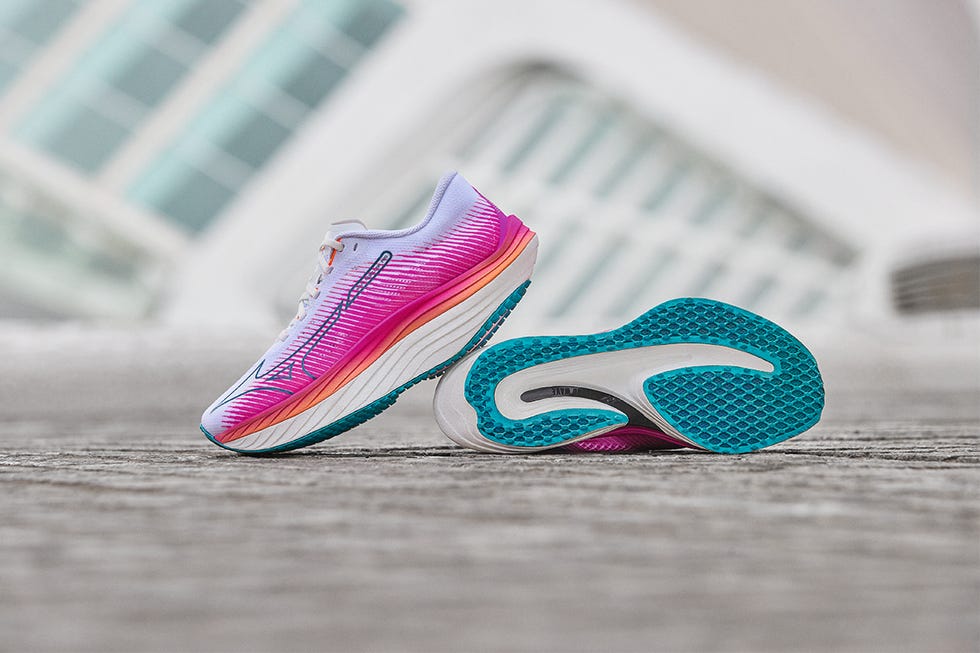 las zapatillas de running mizuno wave rebellion pro para mujer