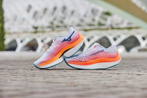 las zapatillas de running mizuno wave rebellion pro