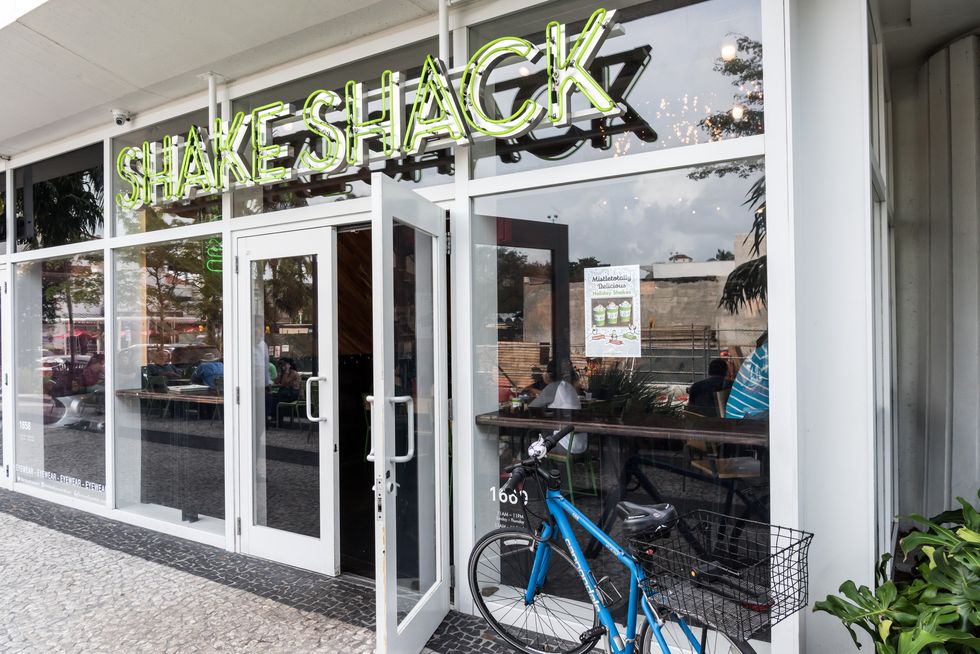 shake shack fast food restaurant