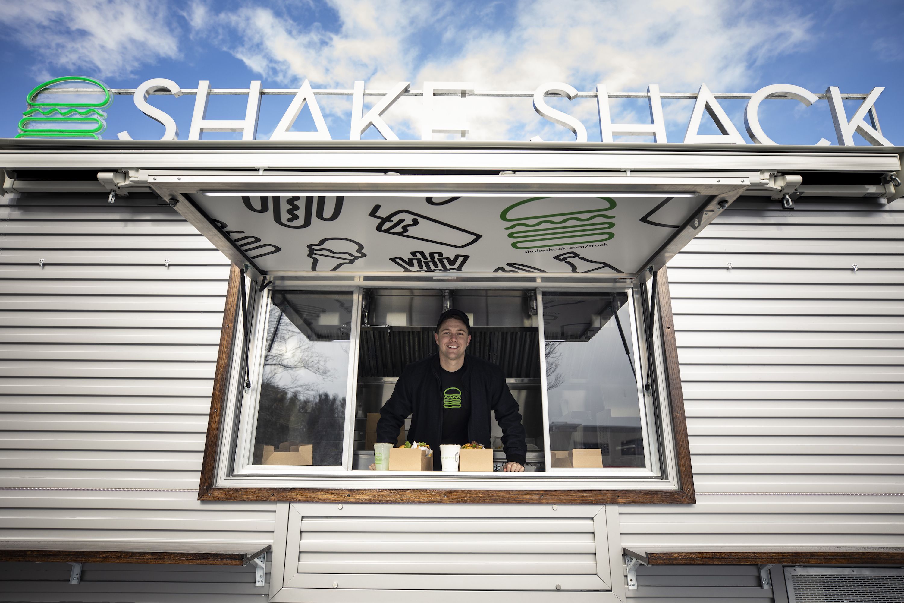 Shake Shack's New Manhattan Location Opens This Week - Eater NY