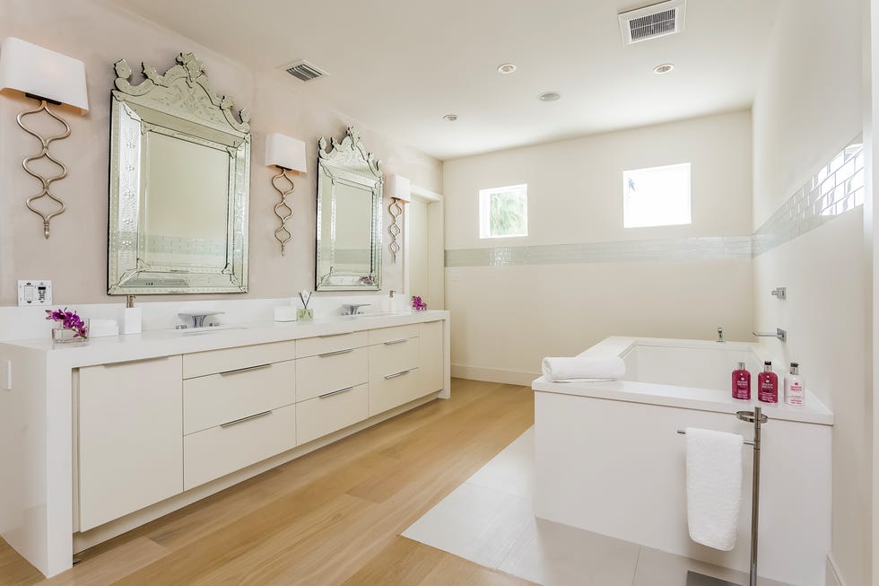 Room, Property, Bathroom, Furniture, Interior design, Floor, Building, Cabinetry, Home, House, 