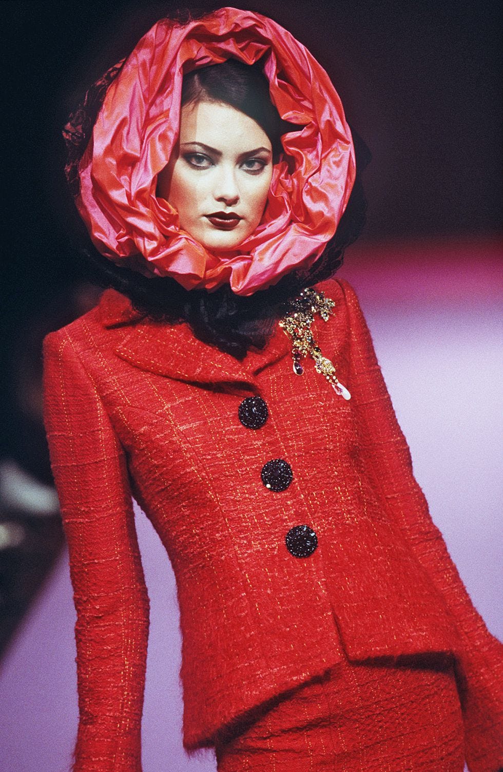 90s Supermodels on the Runway: Then and Now Pics