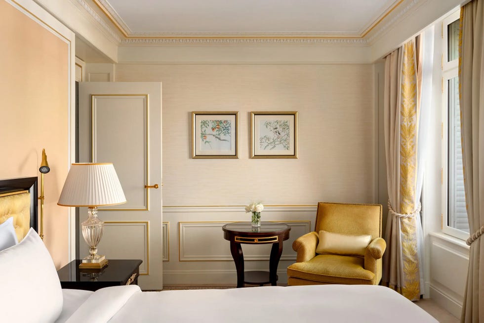 I Stayed At Four Luxury Hotels With Prime Views Of Paris — Here's What I  Thought