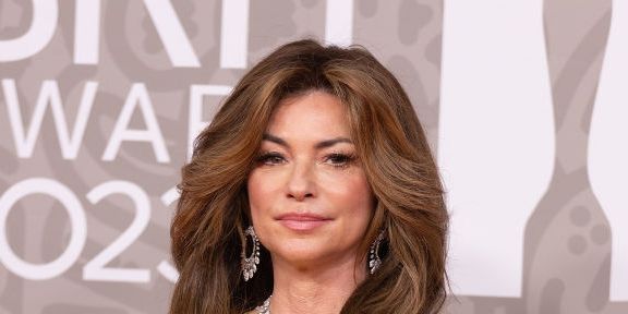 Shania Twain Speaks Out after Tour Bus Was Involved in 