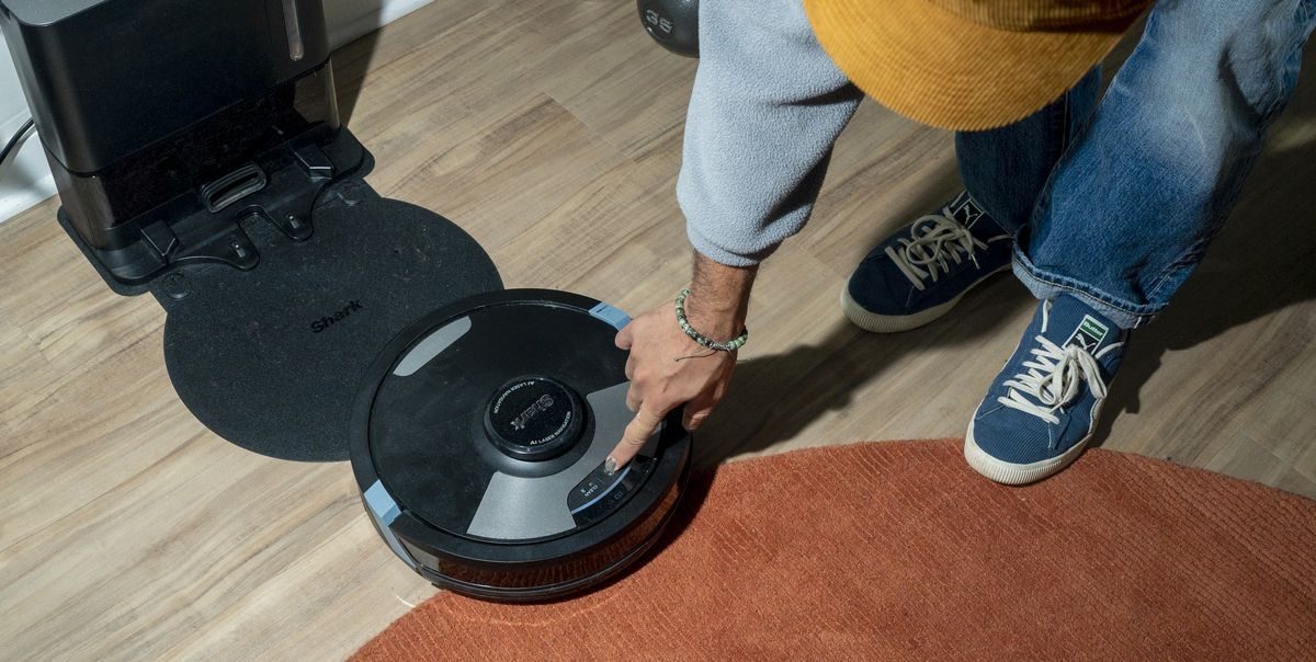 iRobot's latest vacuum and mopping machines work together as a  robo-cleaning tag team