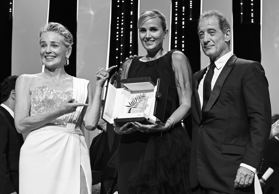 2021坎城影展金棕櫚獎得主《鈦》年底在台上映！茱莉亞迪克諾成為影史第二位獲金棕櫚獎加冕女導演