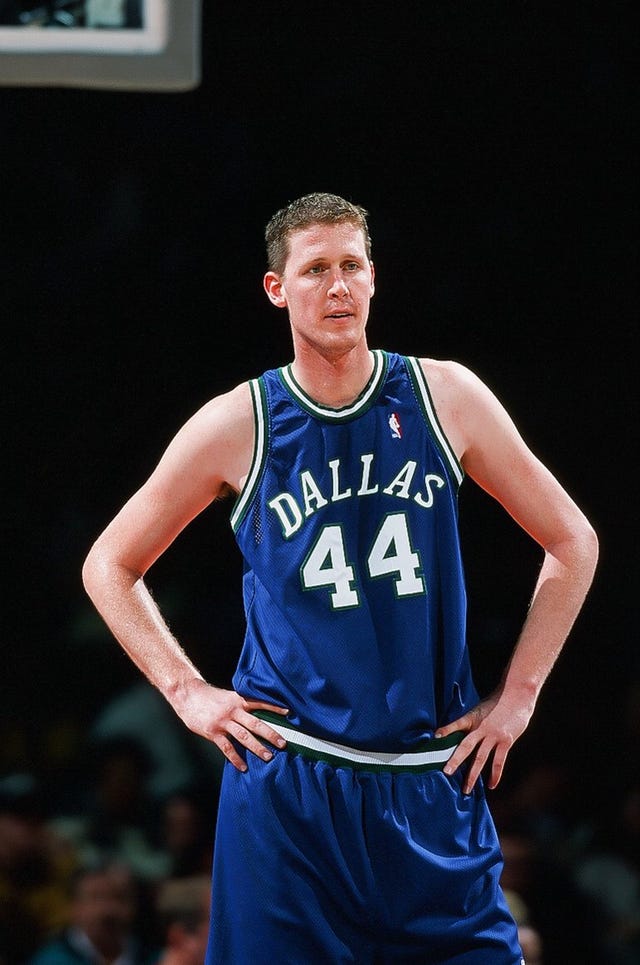 Retired 7-foot-6 NBA star Shawn Bradley has been 'battling suicidal  thoughts' since bike crash