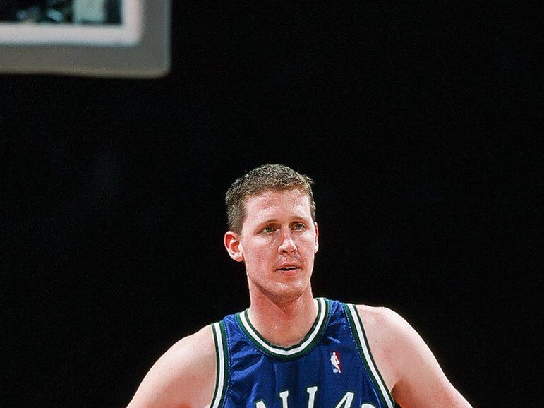 Shawn Bradley Shares a Heartbreaking Update on His Life as a Person With  Quadriplegia