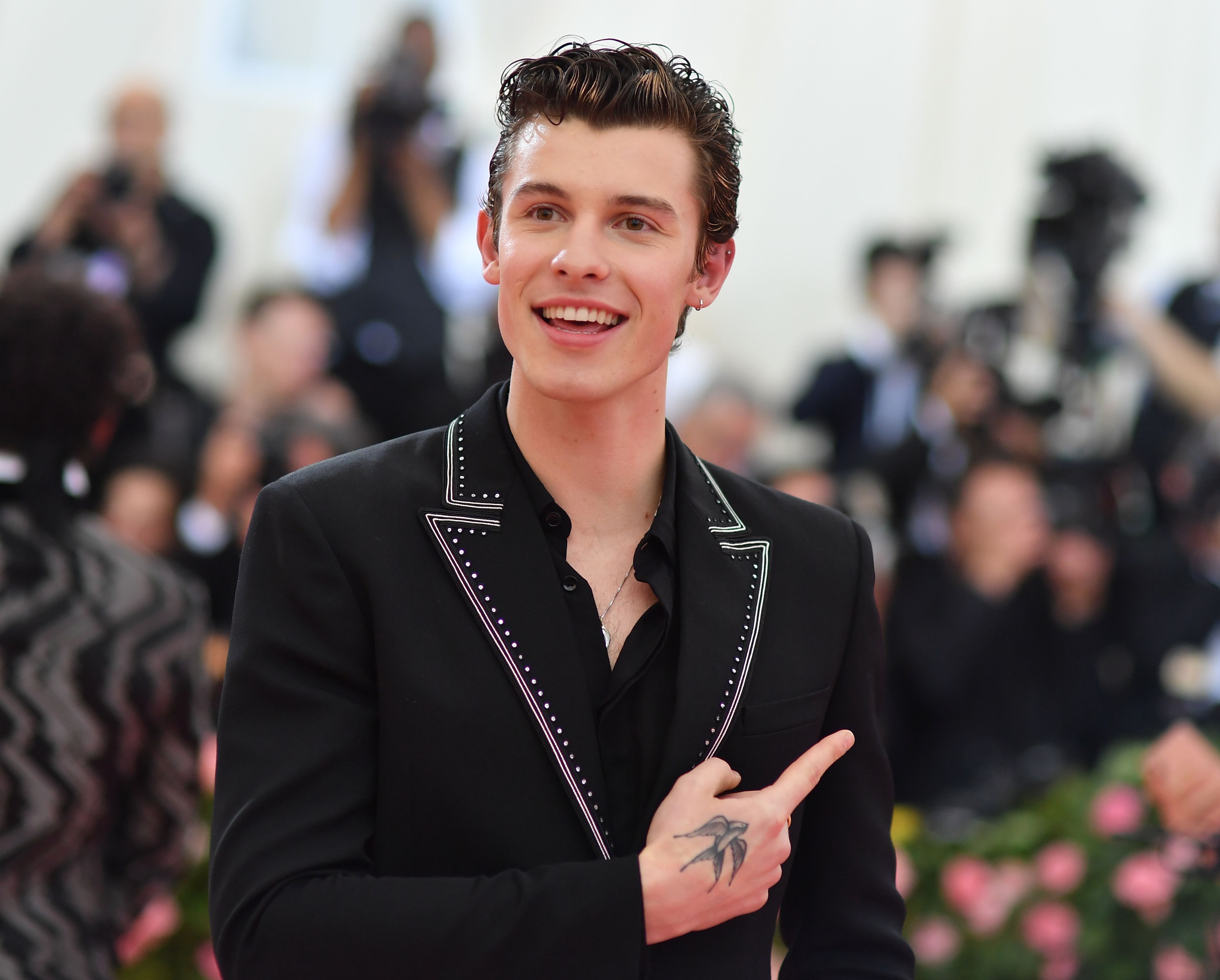 Shawn Mendes celebrates Grammy noms with sweat session