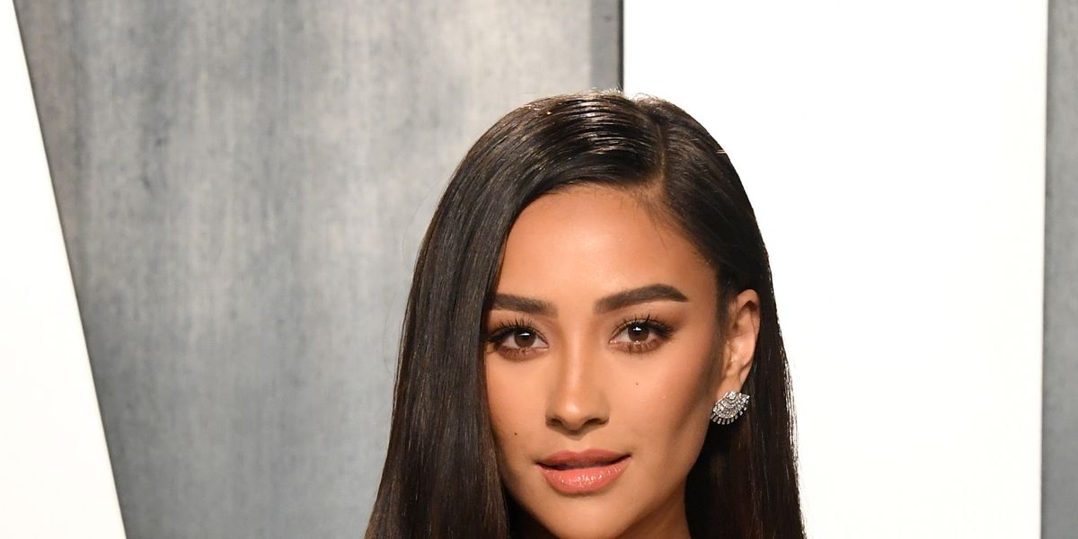 Shay Mitchell Shows Off Her Toned Body In A Cheeky Naked Ig Pic True Republican