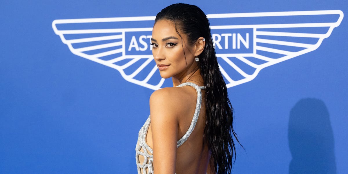 Shay Mitchell is absolutely glowing in new topless sauna picture