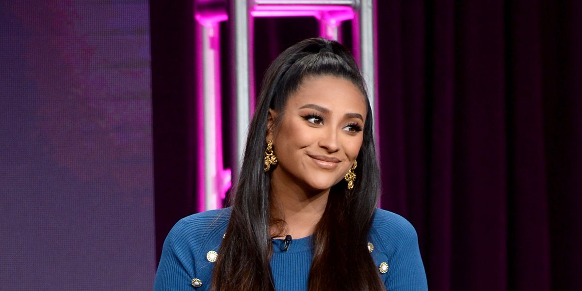 Shay Mitchell Revealed She Wore A Diaper On Set While Pregnant And I'm  Obsessed