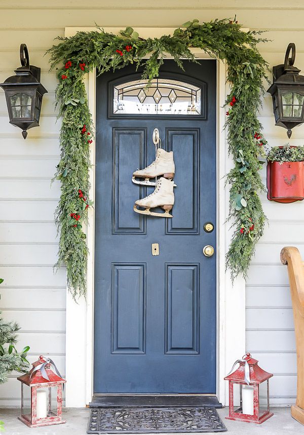 38 Pretty Christmas Door Decorations - Front Door Christmas Decorations