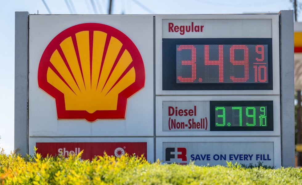 gas prices jump accross us amid tightening markets and heatwave