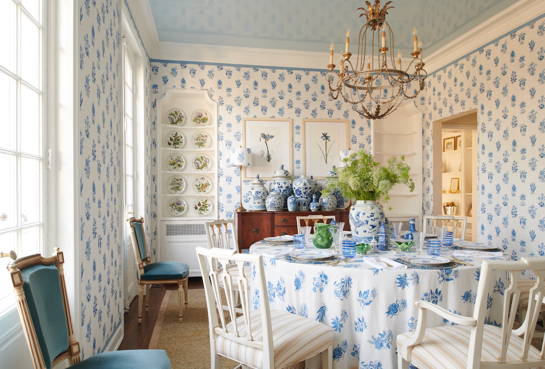 Shelley Johnstone Uses Only Two Colors to Make This Dining Room Look Dreamy