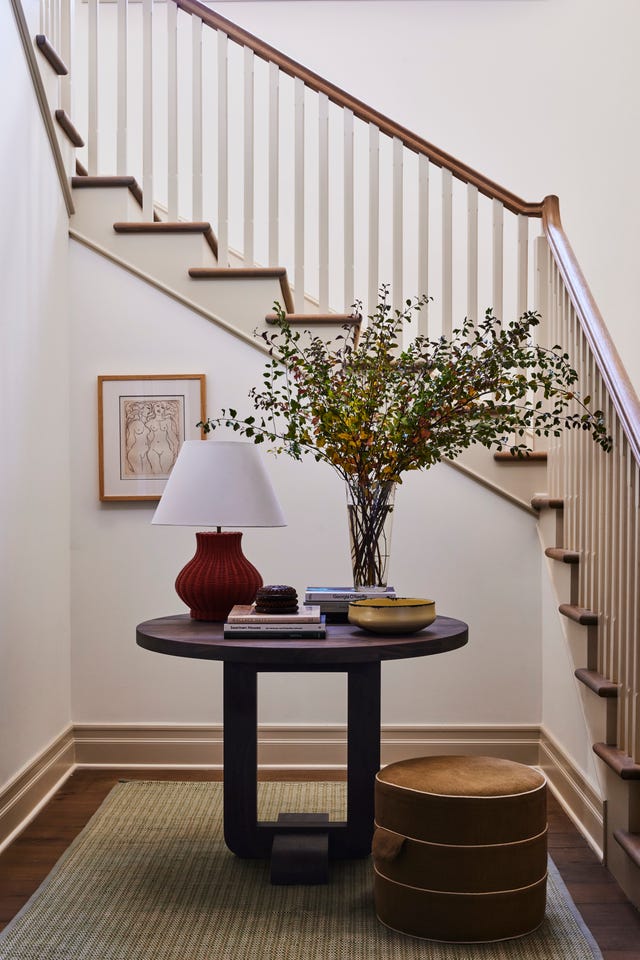 Is a Foyer Different From an Entryway? Modern Foyer Definition