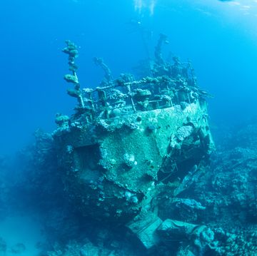 ship wreck, underwater wreck, battleship wreck , fisher boat wreck