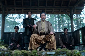 hiroto kanai as kashigi omi, hiroyuki sanada as yoshii toranaga