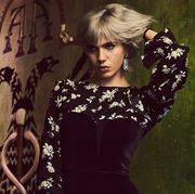 Hair, Green, Clothing, Beauty, Dress, Shoulder, Fashion, Blond, Hairstyle, Photo shoot, 