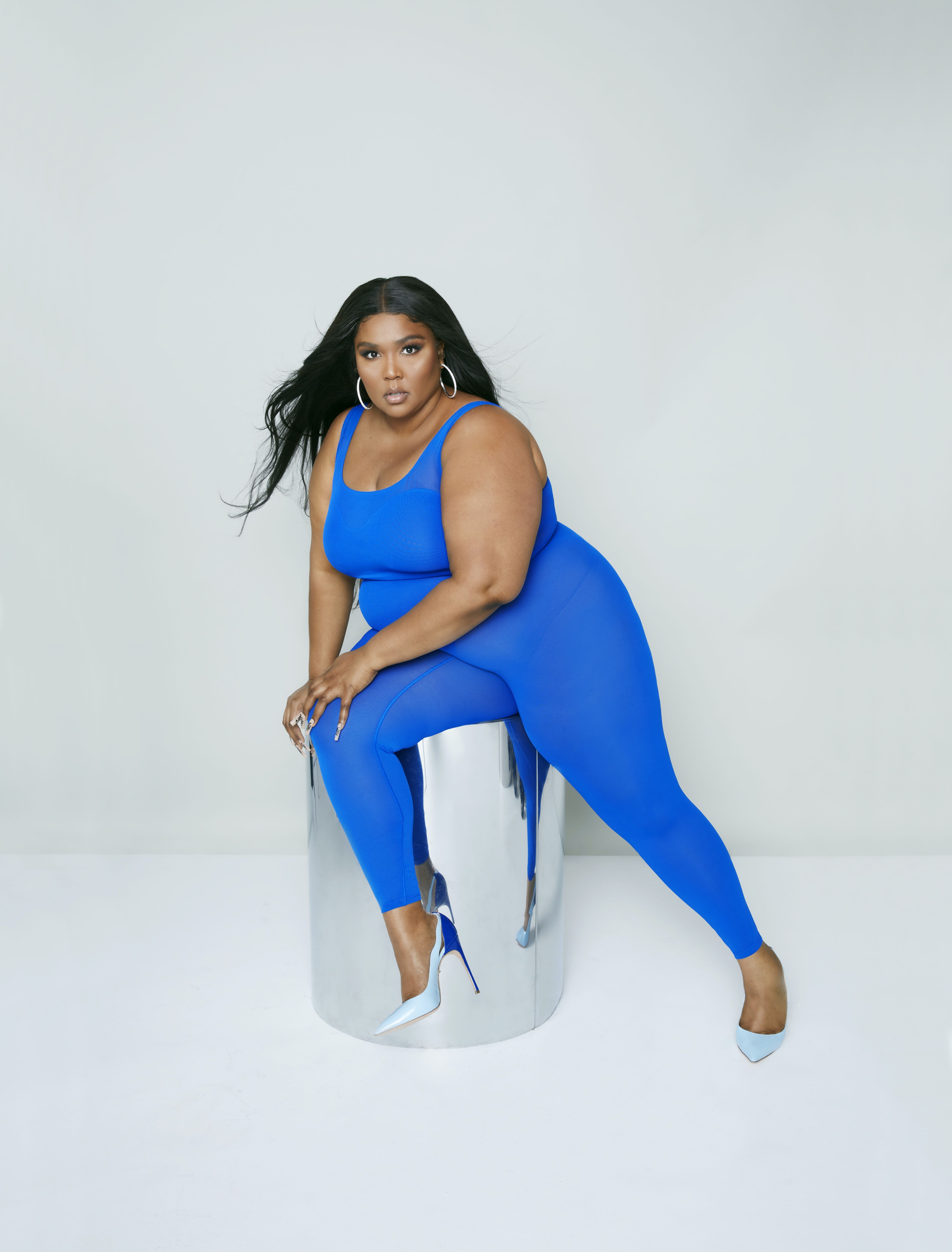Lizzo Looks Snatched in Figure-Flattering Bra and Leggings From Yitty: 'New  Year, New Me