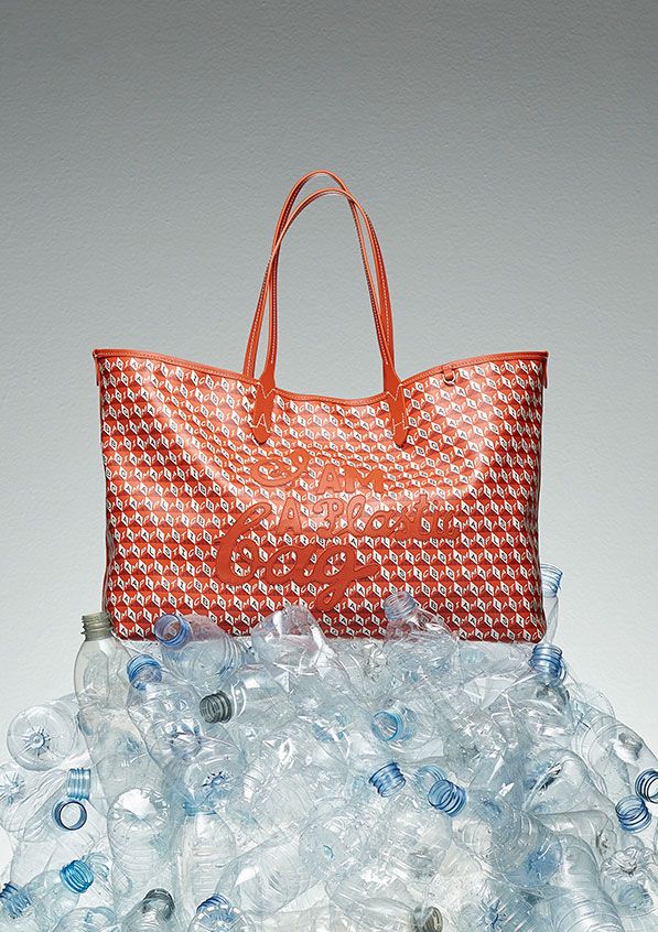 ペットボトルを再利用！ 「アニヤ・ハインドマーチ」が『i am a plastic bag』コレクションを発売